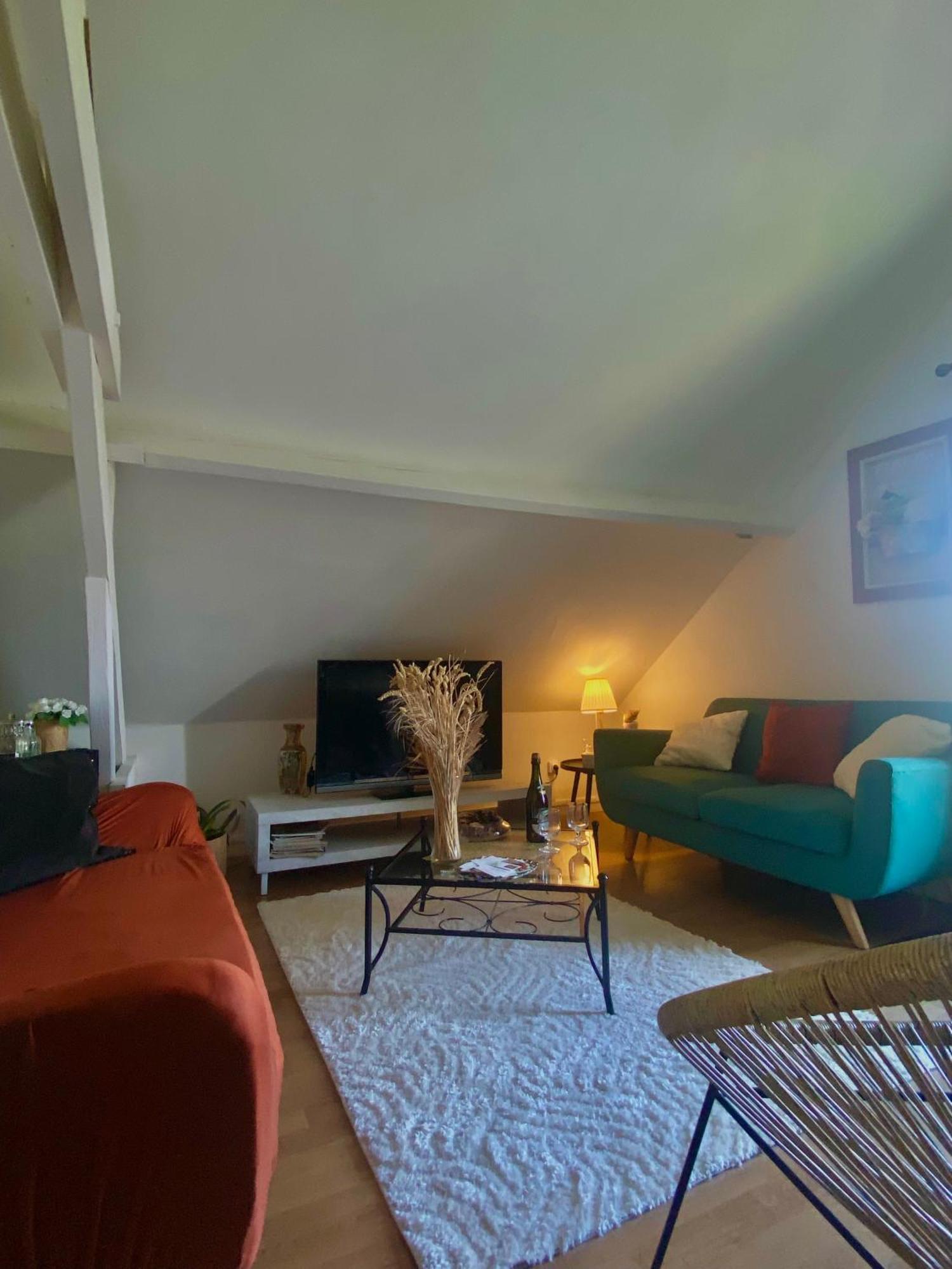 Une Ambiance Cosy Avec Jardin Privatif Nassandres Экстерьер фото