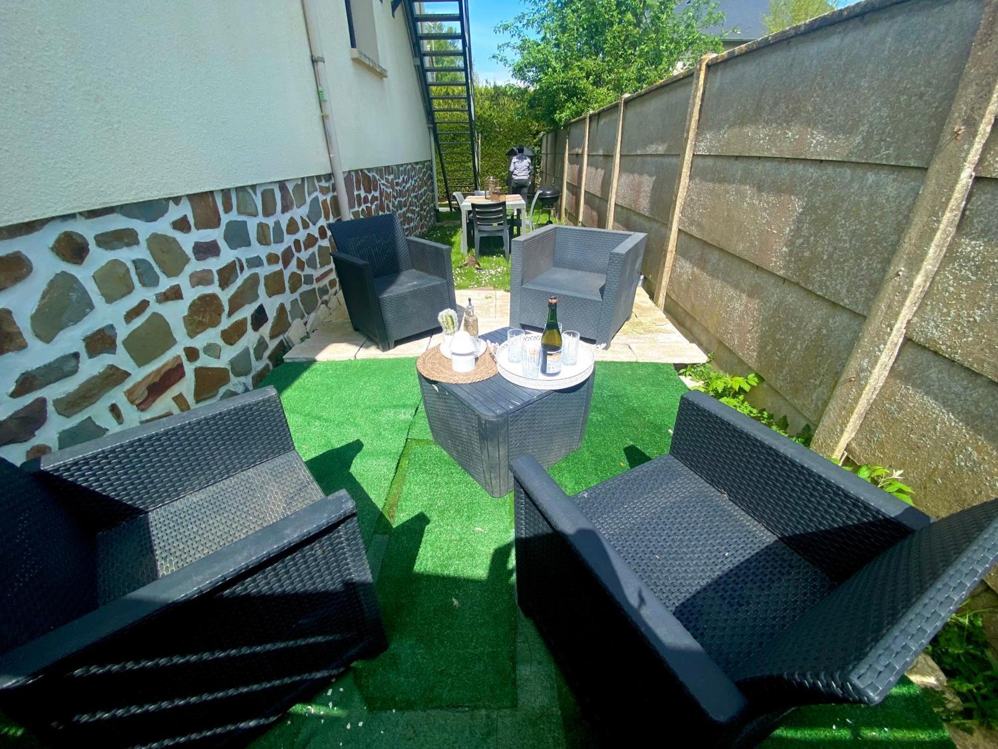 Une Ambiance Cosy Avec Jardin Privatif Nassandres Экстерьер фото